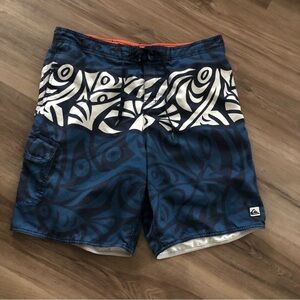 QUIKSILVER Blue White Hawaiian Print Swim Trunks Men size Large